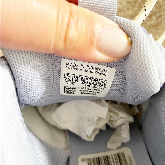 NEW REEBOK - Picture 4 of 5